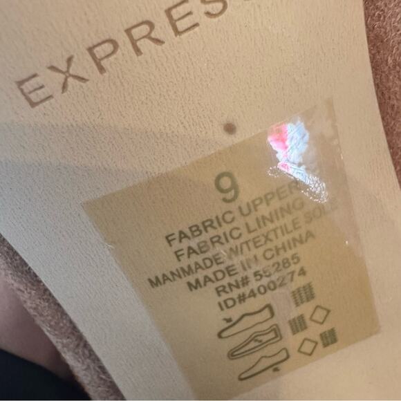 Express Women’s Paper Bag Top Camel Faux Suede Ankle Boots Pumps Heels size 9 - Picture 2 of 8